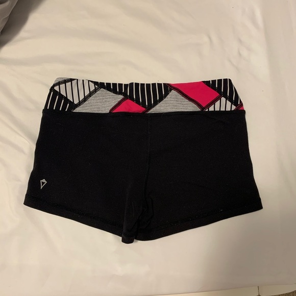 Ivivva Reversible Spanks - Picture 2 of 3